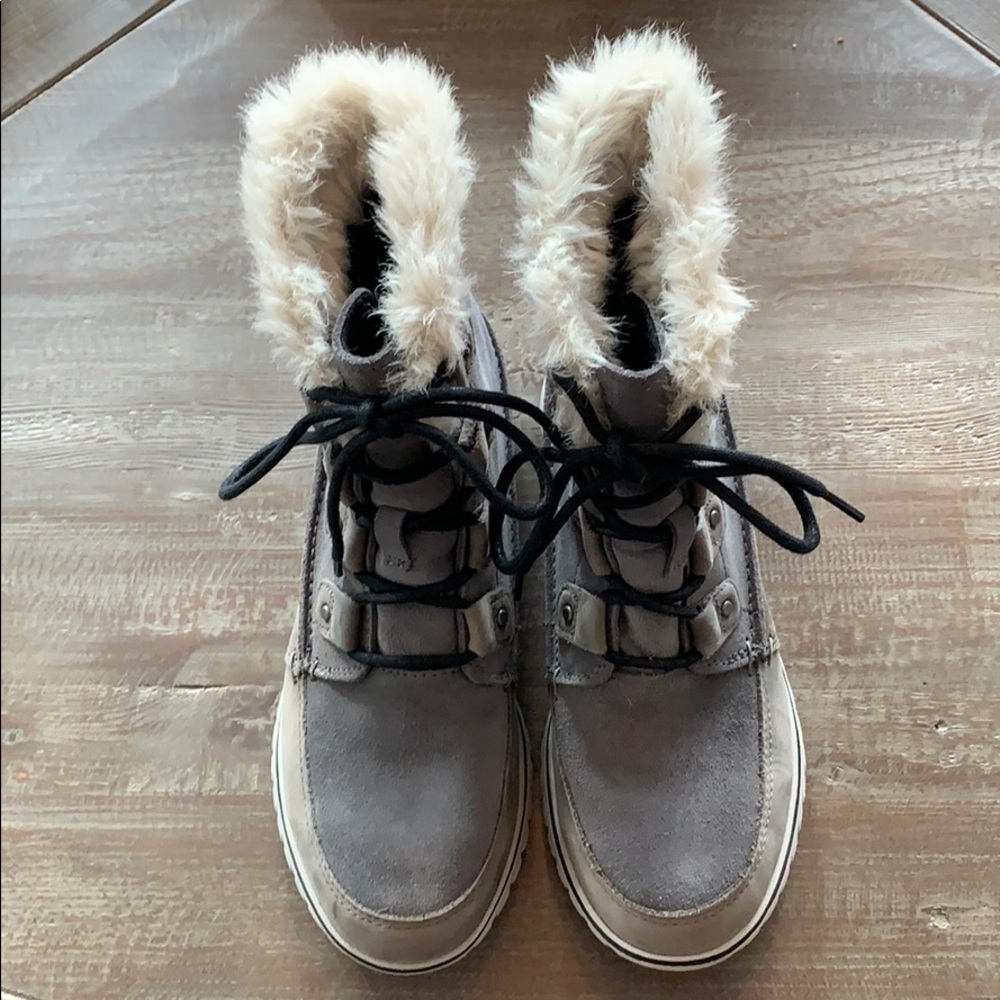 Sorel Women’s Explorer Joan Boots